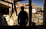 Dans les ruines d'une école bombardée à Jitomir, dans le nord de l'Ukraine, le 23 mars 2022