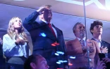 Le président américain Donald Trump assiste au troisième match de la finale de la NBA opposant les San Antonio Spurs aux New York Knicks au Madison Square Garden de New York, le 8 juin 2026