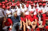 Dimanche 15 octobre 2006 -

Maud Fontenoy a entamé a 15 heures 30 son tour du monde à la voile, en solitaire et à contre-courant