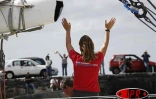 Dimanche 15 octobre 2006 -

Maud Fontenoy a entamé a 15 heures 30 son tour du monde à la voile, en solitaire et à contre-courant