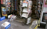 Journaux dans un kiosque le 9 septembre 2005 à Paris