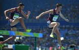 Le Français Mahiédine Mekhissi et son compatriote Yoann Kowal, lors du 3000 m steeple aux Jeux de Rio, le 17 aout 2016