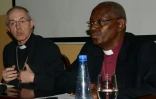 L'archevêque de Canterbury, Justin Welby (g), le 5 mars 2016 à Bujumbura 