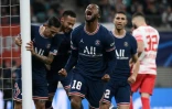 La joie du milieu de terrain néerlandais du Paris Saint-Germain, Georginio Wijnaldum, après avoir égalisé (1-1) face à Leipzig, lors de la 4e journée de la Ligue des Champions, le 3 novembre 2021 à Leipzig