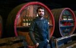 Maxime Jourdain, 28 ans, propriétaire du domaine de Rosiers à Ampuis (Rhône), pose le 25 novembre 2020
