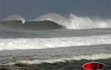 Dimanche 13 mai 2007 -

Une forte houle générant des vagues de 10 métres a déferlé sur les côres Ouest et Sud dévastant tout sur son passage