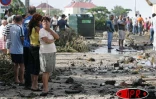 Dimanche 13 mai 2007 -

Une forte houle générant des vagues de 10 métres a déferlé sur les côres Ouest et Sud dévastant tout sur son passage
