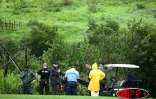 Lundi 6 mars 2006 -

Les gendarmes ont retrouvé dans la ravine Saint-Gilles les Hauts un pare-choc de voiture pouvant correspondre à celui du véhicule de l'automobiliste disparue