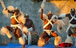 SAmedi 28 février 2004
Les danseurs de la compagnie &quot;Prince Ndabuko Creative Solutions&quot; du KwaZulu-Natal (Afrique du Sud) en spectacle à Stella Matutina