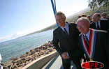 Vendredi 19 mai 2006 -

Dominique de Villepin s'est rendu à Saint-Leu ouest de l'île