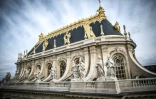 Le toit de la chapelle royale du château de Versailles après sa rénovation le 6 avril 2021