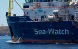 Image du navire Sea-Watch extraite d'une vidéo de l'organisation Local Team tournée au large de l'île de Lampedusa (Italie) le 26 juin 2019