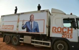 Un camion de campagne du candidat à la présidentielle burkinabé Roch Marc Christian Kaboré à Ouagadougou le 27 novembre 2015