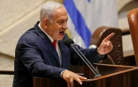 Le chef de l'opposition et ancien Premier ministre israélien Benjamin netanyahu s'exprime à la tribune de la Knesset, le 3 novembre 2021