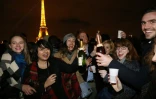 Le passage à la nouvelle année célébré le 1er janvier 2016 sur les Champs Elysées à Paris