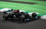 Le Britannique Lewis Hamilton (Mercedes), lors de sa victoire dans le premier Grand Prix d'Arabie saoudite de Formule 1, le 5 décembre 2021 sur le circuit de Jeddah