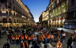 Des manifestants rassemblés pour rendre hommage à la retraitée Maricarmen Abascal, expulsée de son logement et décédée la veille, le 8 septembre 2026 à Madrid