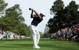 Tiger Woods en approche au 9e trou alors qu'il prépare le Masters d'Augusta, le 4 avril 2022 en Géorgie