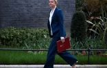 La ministre britannique de l'Intérieur, Yvette Cooper, arrive à une réunion du cabinet au 10 Downing Street, dans le centre de Londres, le 4 mars 2025