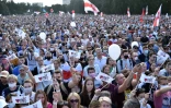 Une foule venue écouter le 30 juillet 2020 à Minsk Svetlana Tikhanovskaïa, candidate de l'opposition à l'élection présidentielle du 9 août au Bélarus
Supporters of presidential candidate Svetlana Tikhanovskaya attend her campaign rally in Minsk on July 30, 2020.
