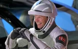 L'astronaute danois de l'Agence spatiale européenne Andreas Mogensen avant son départ vers la capsule Dragon pour le voyage vers la Station spatiale internationale, le 26 mars 2023 au Centre spatial Kennedy, en Floride