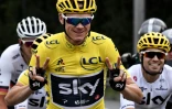 Christopher Froome avec son maillot jaune lors de la dernière étape du Tour de France, le 23 juillet 2017