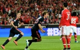 Thomas Müller (c) exulte après avoir inscrit le 2e but du Bayern face à Benfica, le 13 avril 2016 à Lisbonne