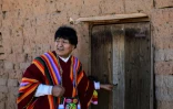 L'ex-président bolivien Evo Morales visite la maison où il est né, à Isallave, le 10 novembre 2020