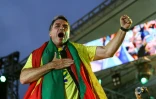 Le sénateur de droite et candidat du Parti libéral (PL) à la présidentielle, Flavio Bolsonaro, lors d'un rassemblement avant le second tour de l'élection, le 14 octobre 2026 à Porto Alegre, au Brésil