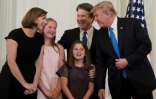 Le juge Brett Kavanaugh, accompagné de sa famille, vient d'être nommé par le président américain Donald à la Cour suprême, à Washington le 9 juillet 2018