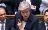 Capture d'écran d'images vidéo diffusées par les services du Parlement britannique (Parliamentary Recording Unit, PRU) montrant la Première ministre Theresa May devant la Chambre des Communes à Londres le 17 juillet 2019