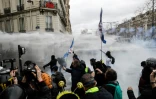 Heurts entre Gilets jaunes et la police samedi Ă Paris le 16 mars 2019