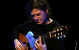 La guitariste Antonia Jimenez sur scène lors du festival de flamenco à Nîmes, le 15 janvier 2020