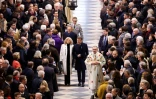 Le président Emmanuel Macron et son épouse Brigitte, à Notre-Dame de Paris le 8 décembre 2024, à l'occasion de la première messe célébrée depuis l'incendie d'avril 2019
