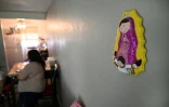 Martha, une sans-papiers mexicaine utilisant un pseudonyme, dans son appartement de Buena Park, près de Los Angeles, le 31 juillet 2025