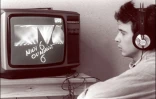 Les premières images venant de la régie de TV6, une nouvelle chaîne musicale de télévision, le 22 février 1986 à Paris
