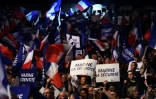 Des partisans de la candidate FN à la présidentielle Marine Le Pen, le 19 avril 2017 à Marseille