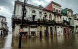 Une rue inondée à La Havane, le 3 juin 2022 à Cuba