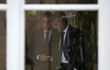 Le Premier ministre Sébastien Lecornu (G) et le ministre de la Justice Gérald Darmanain (D) à Matignon le 5 juin 2026