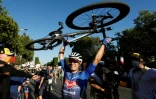 Le Belge Jasper Philipsen vainqueur de la 21e et dernière étape du Tour de France, le 24 juillet 2022 sur les Champs-Elysées 