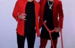 Neymar (à droite) pose avec le surfeur brésilien Gabriel Medina pour sa soirée anniversaire, le 4 février 2019 à Paris