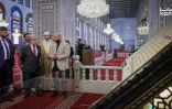 Photo fournie par l'agence de presse syrienne Sana le 25 juillet 2026 montrant le secrétaire général de l'ONU, Antonio Guterres, lors d'une visite à la mosquée des Omeyyades à Damas
