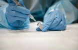 "La Commission européenne n'a jamais nié qu'il y avait eu des interactions entre Ursula von der Leyen et Albert Bourla. Il manque le lien entre ces textos et la discussion sur les accords portant sur les vaccins", a insisté M. Stancanelli