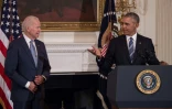 Barack Obama, alors président des Etats-Unis, et son vice-président Joe Biden lors d'une cérémonie à la Maison Blanche, le 12 janvier 2017