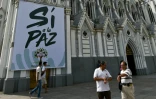 Une pancarte "Oui à la paix" sur l'église Ermita à Cali en Colombie, le 30 septembre 2016