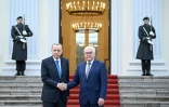 Le président allemand Frank-Walter Steinmeier (d) reçoit son homologue turc Recep Tayyip Erdogan, le 17 novembre 2023 au château de Bellevue, à Berlin