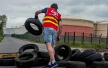 L'accès au dépôt pétrolier bloqué par un membre de la CGT le 21 mai 2016 à Dunkerque
