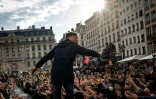 Raphaël Arnault (c), cofondateur de la "Jeune garde antifasciste", lors d'un rassemblement contre l'extrême droite à Lyon, le 14 juin 2024, après les résultats des élections européennes