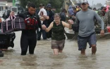 Evacuation d'un quartier inondé à Houston le 28 août 2017