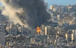 Des panaches de fumée après des bombardements israéliens sur la banlieue sud de Beyrouth, le 2 mars 2026 au Liban